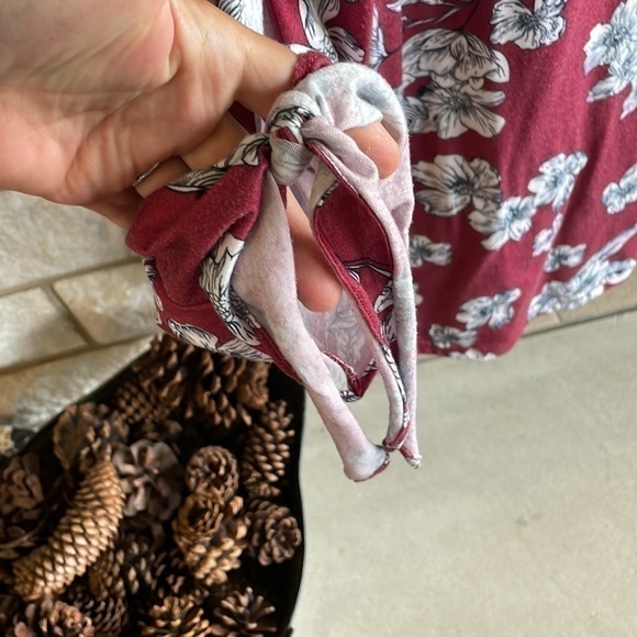 Tickled teal blouse size medium open sleeve floral - Picture 4 of 6